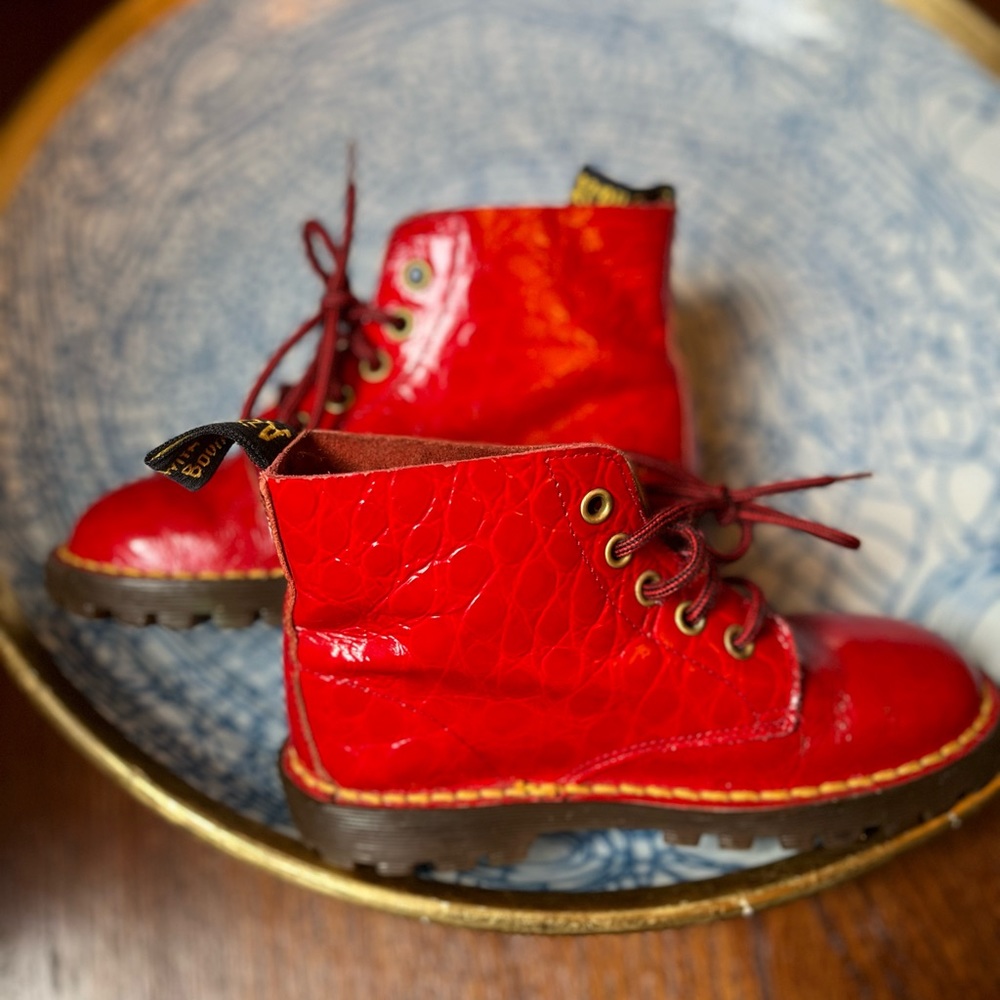 Dr Martens VTG Made In England 1460 Boots, Red Leather Croc UK 12 kids - Picture 6 of 6